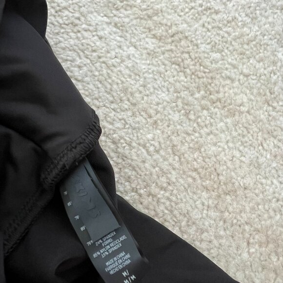 Skims Swim Sarong Cover Up Maxi Skirt in Onyx M Resort - Picture 2 of 8